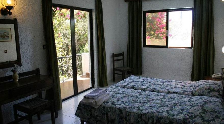 ECONOMY DOUBLE OR TWIN ROOM OASIS RODOS